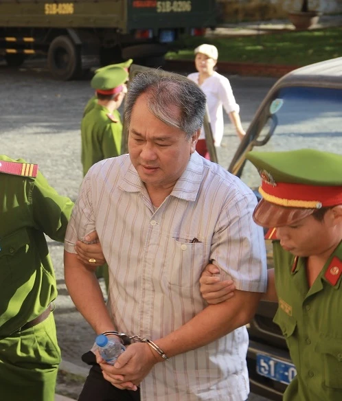 Bị cáo Phạm Công Danh được dẫn giải đến phiên xử sơ thẩm 