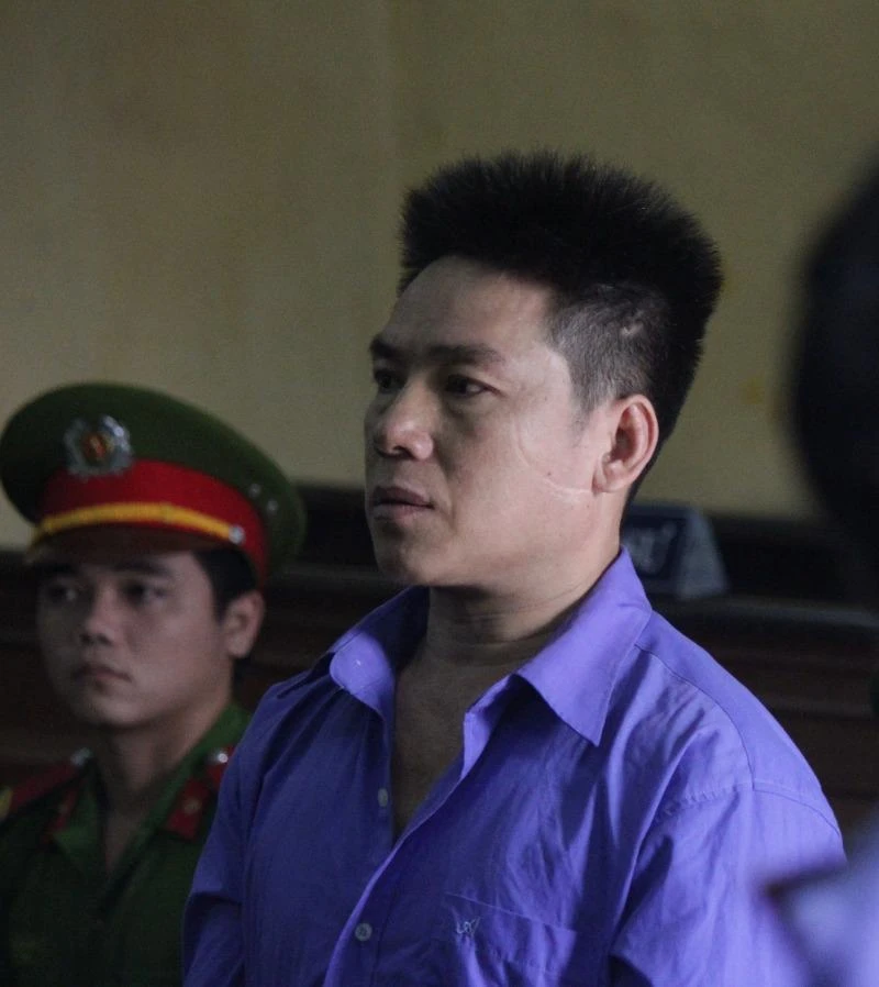 Bị cáo Tuấn nghe toà tuyên án