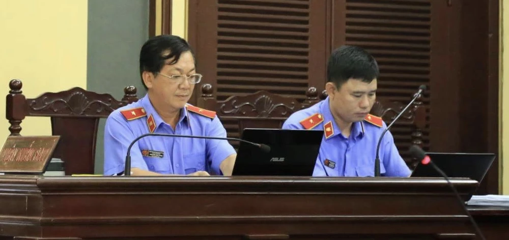 VKS bảo vệ đề nghị cấm xuất cảnh cha con ông Thanh ảnh 1