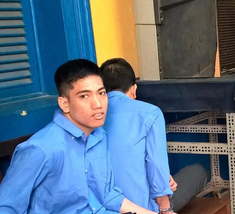 Hai bị cáo sau khi toà hoãn hôm nay