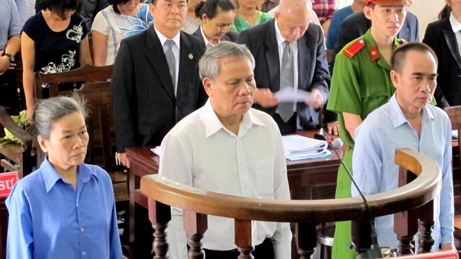 Vụ TGĐ cố ý làm trái: Đề nghị hoãn xử vì vắng nhiều ảnh 1 Vụ TGĐ cố ý làm trái: Đề nghị hoãn xử vì vắng nhiều ảnh 1