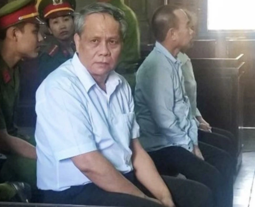 Vụ TGĐ cố ý làm trái: Đề nghị hoãn xử vì vắng nhiều ảnh 2 Vụ TGĐ cố ý làm trái: Đề nghị hoãn xử vì vắng nhiều ảnh 2