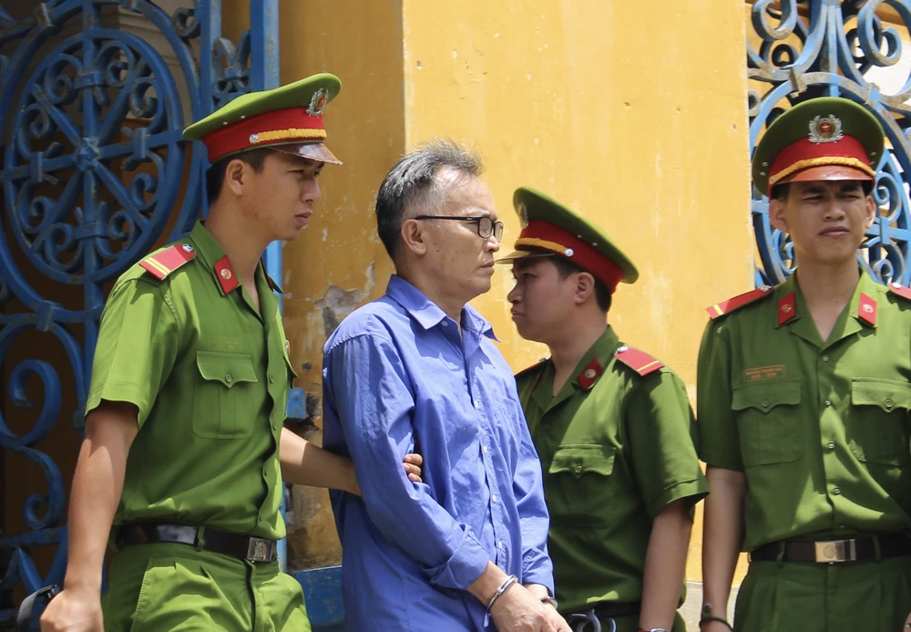Giữ 3 án chung thân vụ hải quan tiếp tay doanh nghiệp ảnh 2