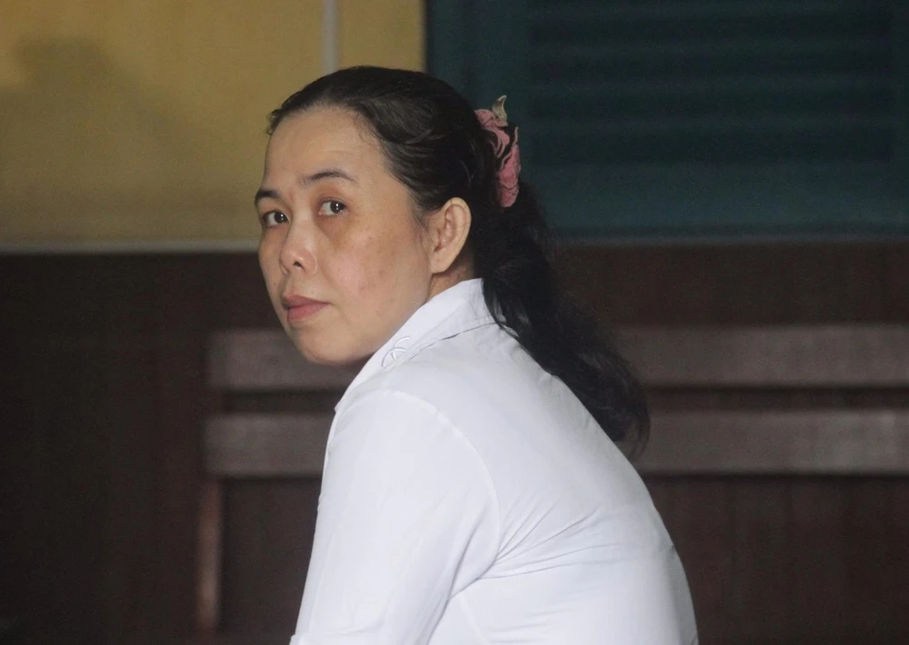 chủ hụi đánh hụi viên tơi tả