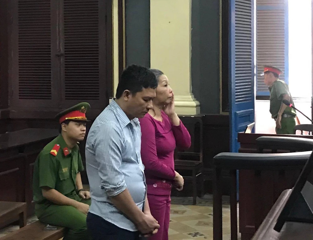 Nhiều đại gia sụp bẫy đường dây làm giả giấy tờ