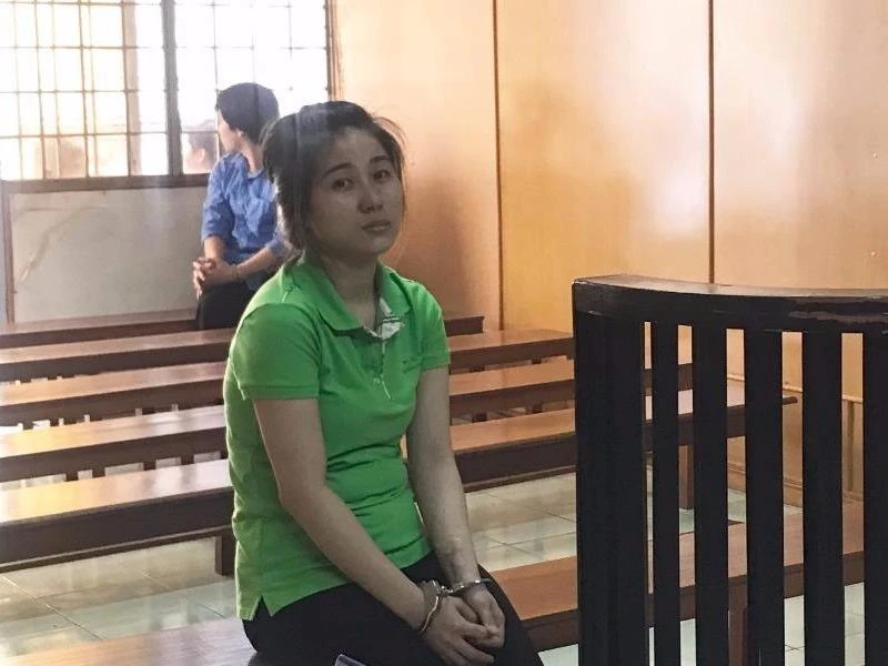 Nữ 9X bị du khách bắt quả tang trộm Iphone 