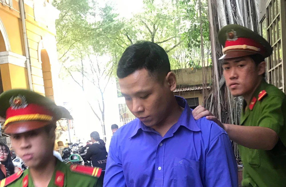 Tử hình kẻ ngáo đá giết anh xe ôm