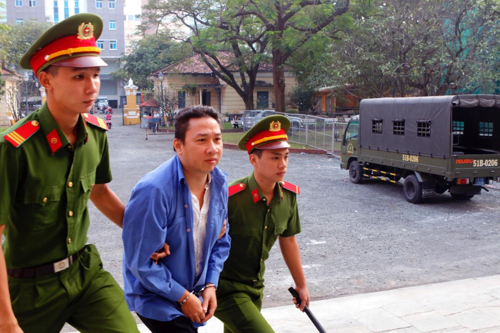 Huyền Như vẫn tiếp tục... hầu toà sau tết