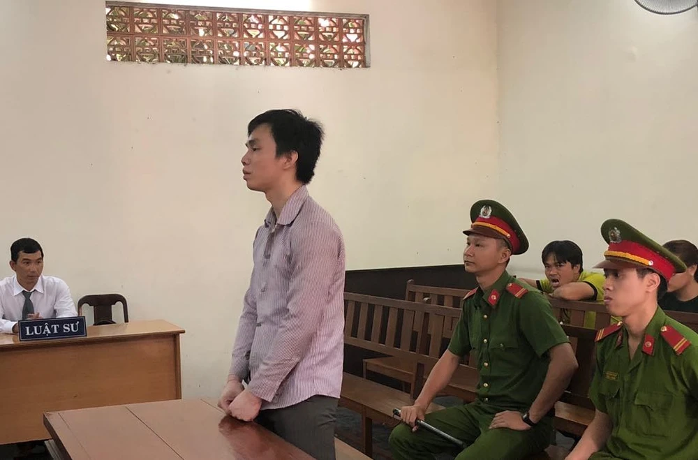 Tử hình kẻ sát hại bạn đồng tính sau khi quan hệ