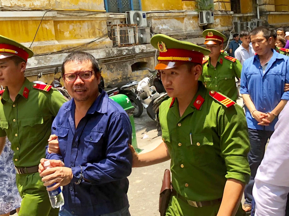 Vụ “xe vua“: Nguyên CSGT tố thẳng sếp mình nhận hối lộ