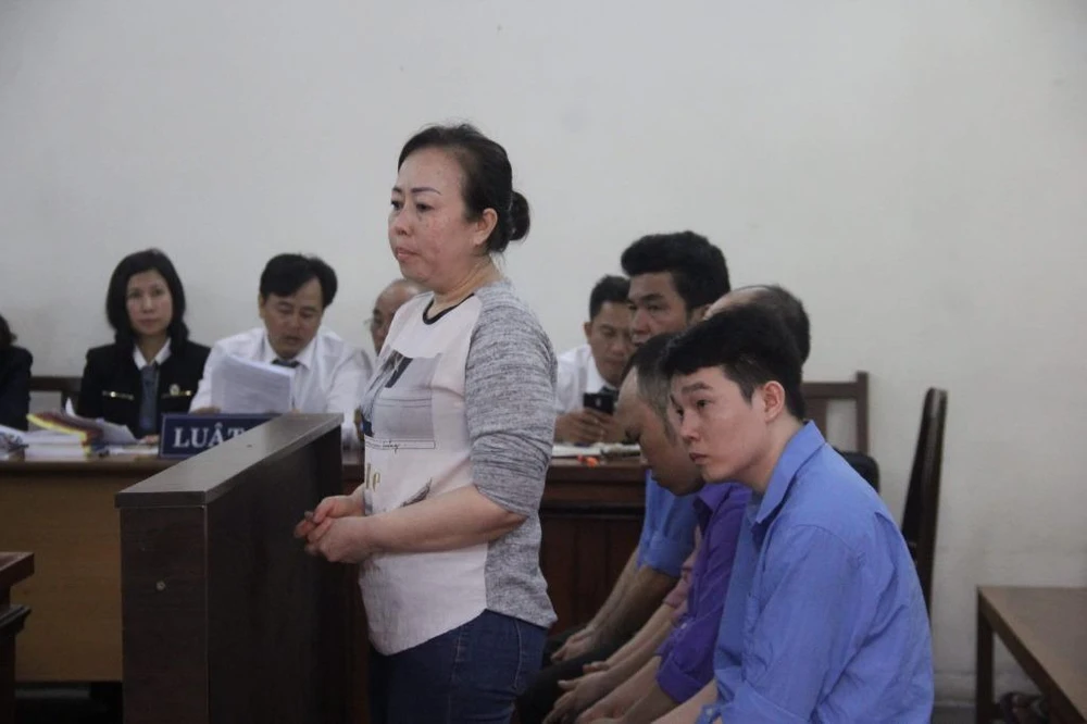 Người phụ nữ đưa cả người tình và con trai... vào tù 