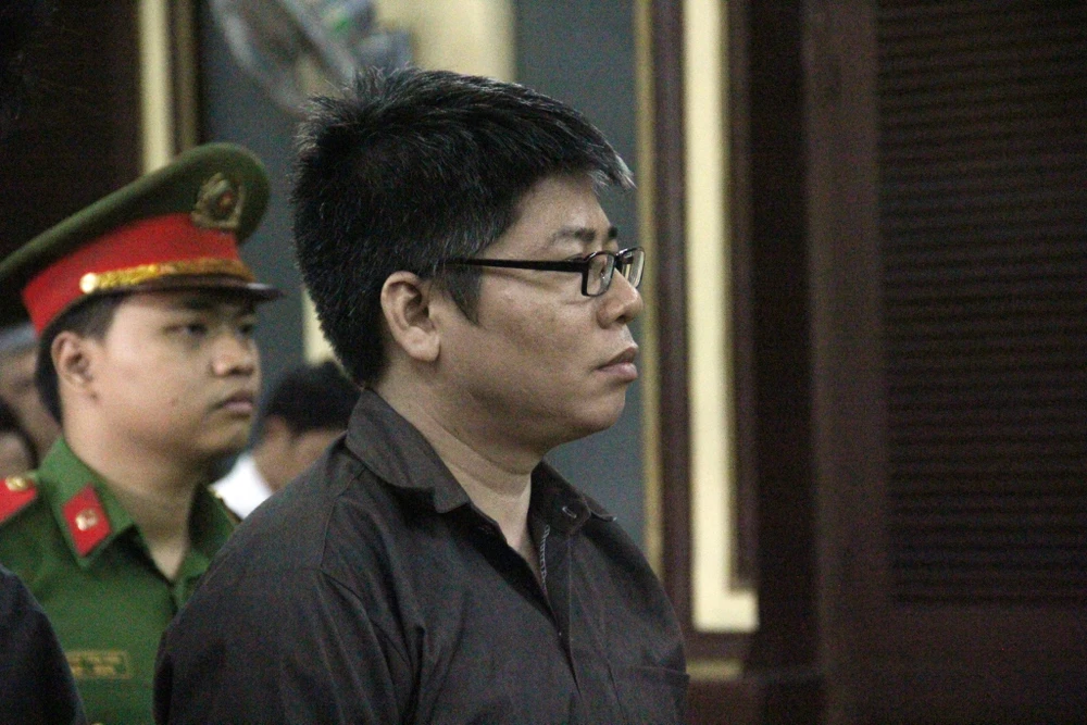 Cựu cán bộ công an buôn lậu siêu xe lãnh án ảnh 2