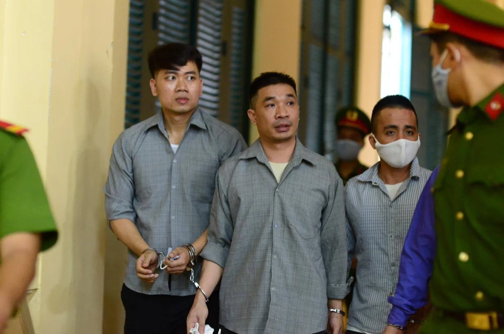 Tạm dừng phiên xử sau khi Văn Kính Dương im lặng với luật sư ảnh 3 Tạm dừng phiên xử sau khi Văn Kính Dương im lặng với luật sư ảnh 3