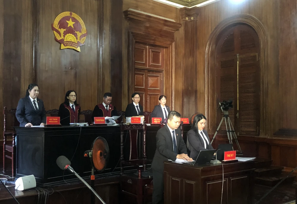 Đang xử cựu giám đốc bị cáo buộc tham ô 5,1 tỉ đồng ảnh 2