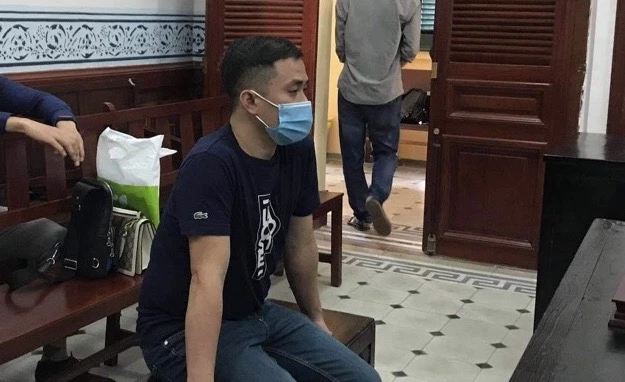 Phạt người xuất cảnh đem theo gần 15.000 USD ảnh 1