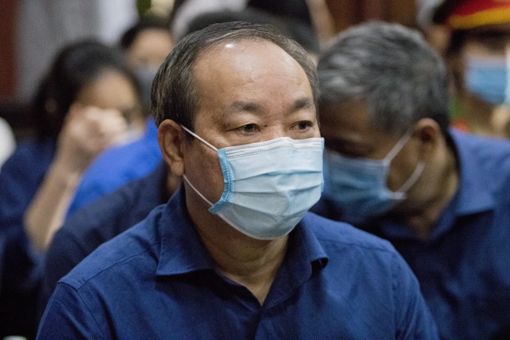 Tòa đang tuyên án ông Đinh La Thăng, "Út trọc" ảnh 3