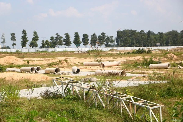 Tổng giám đốc bắt tay với con rể biến đất công thành tư ảnh 1