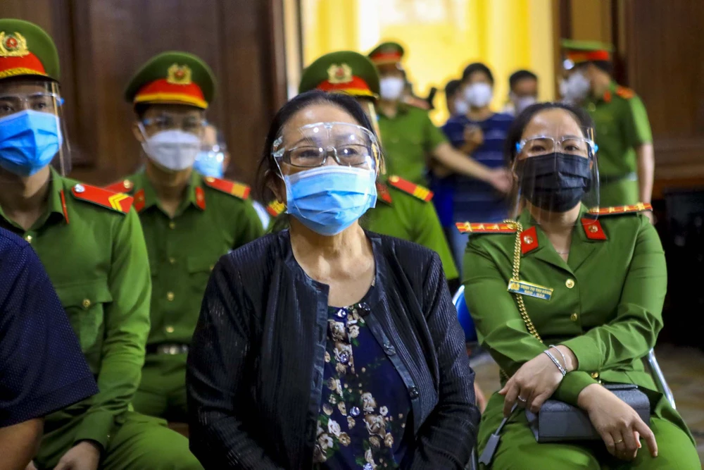 VKS đề nghị phạt bị cáo Dương Thị Bạch Diệp tù chung thân ảnh 2