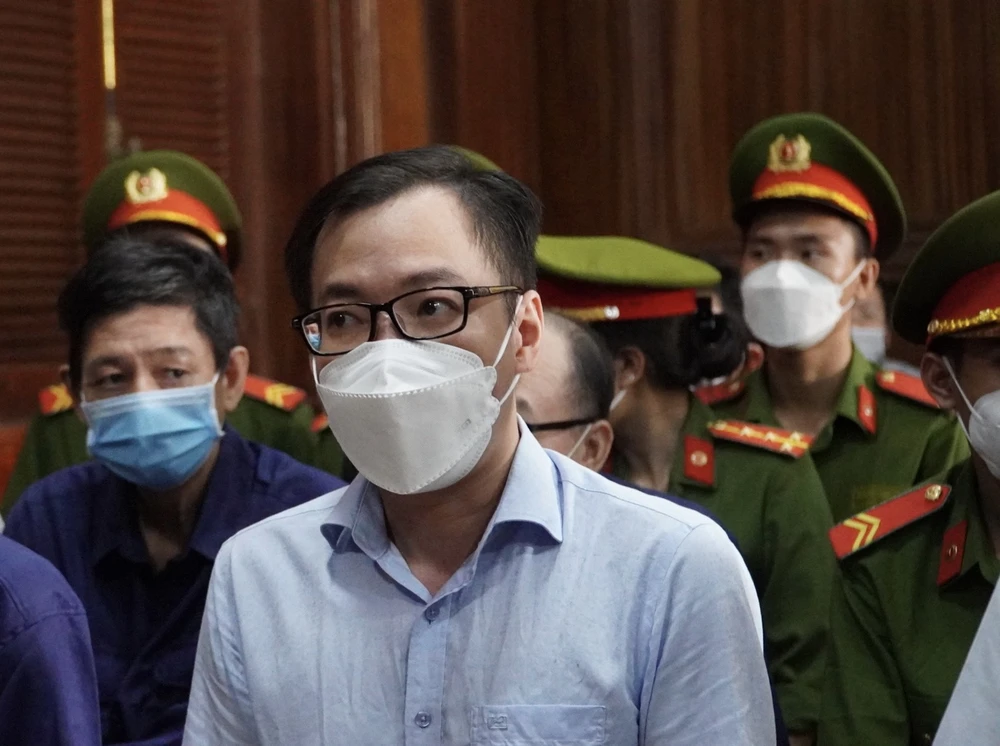 Tòa xử phạt bị cáo Tất Thành Cang 10 năm tù, Tề Trí Dũng 20 năm tù ảnh 4