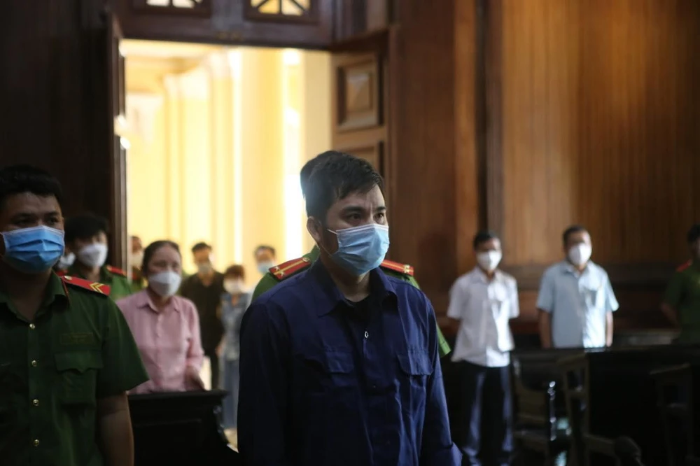 Bị cáo Lê Chí Thành ngghe tuyên án. Ảnh: HOÀNG YẾN