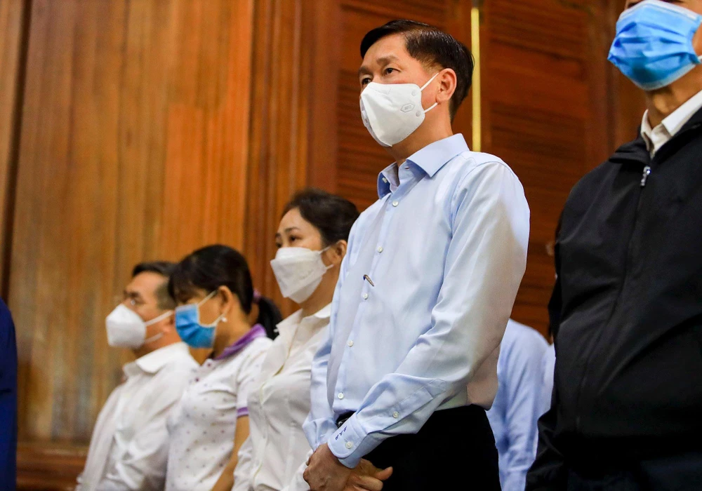 Các bị cáo tại phiên xử sơ thẩm. Ảnh: N.NHI