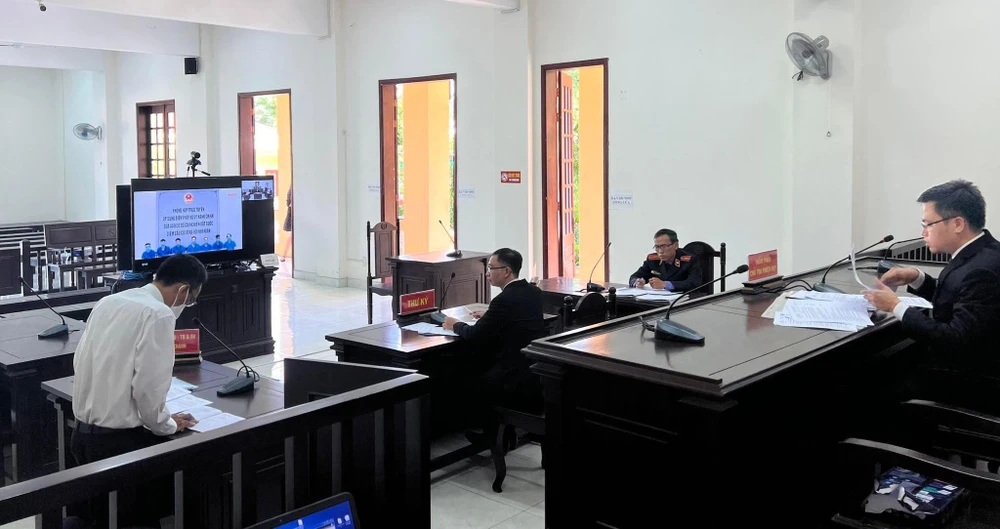 Điểm cầu trung tâm TAND huyện Bình Chánh. Ảnh: HOÀNG YẾN