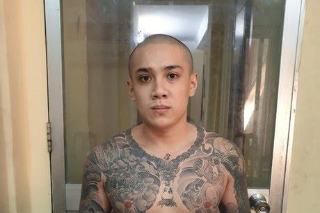 Bị can Mai Nguyễn Xuân Thành ra đầu thú. Ảnh: HT