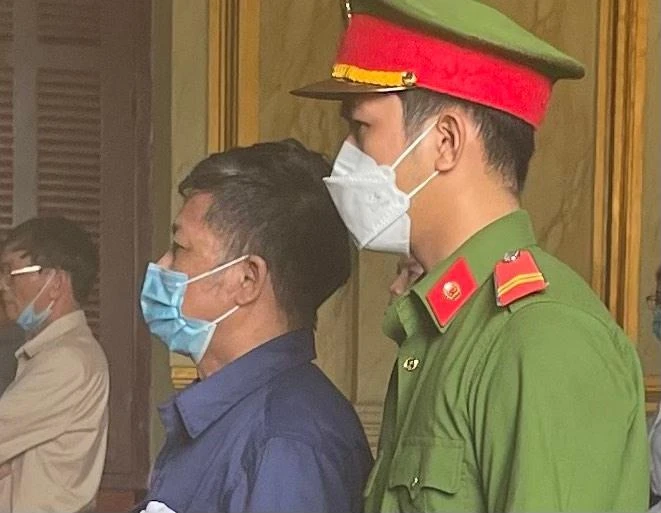 Bị cáo Phạm Trung Tuyến, cựu Giám đốc Trung tâm xuất nhập khẩu Vinacafe lãnh 12 năm tù. Ảnh: H.YẾN