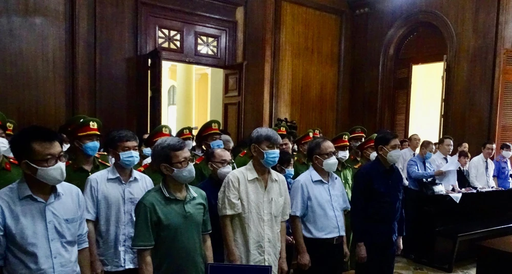 Phiên tranh luận vụ án bắt đầu vào chiều 13-10. Ảnh: HOÀNG YẾN