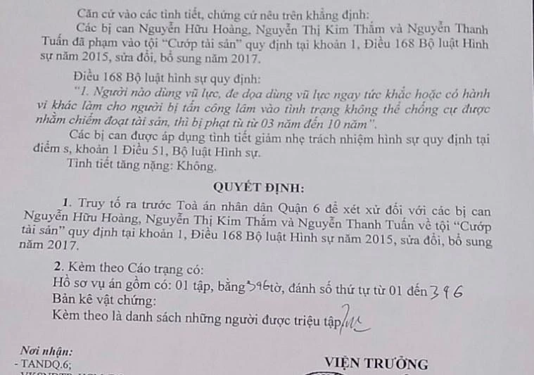 VKS truy tố ba bị cáo theo khoản 1 Điều 168, BLHS. Ảnh: H.YẾN