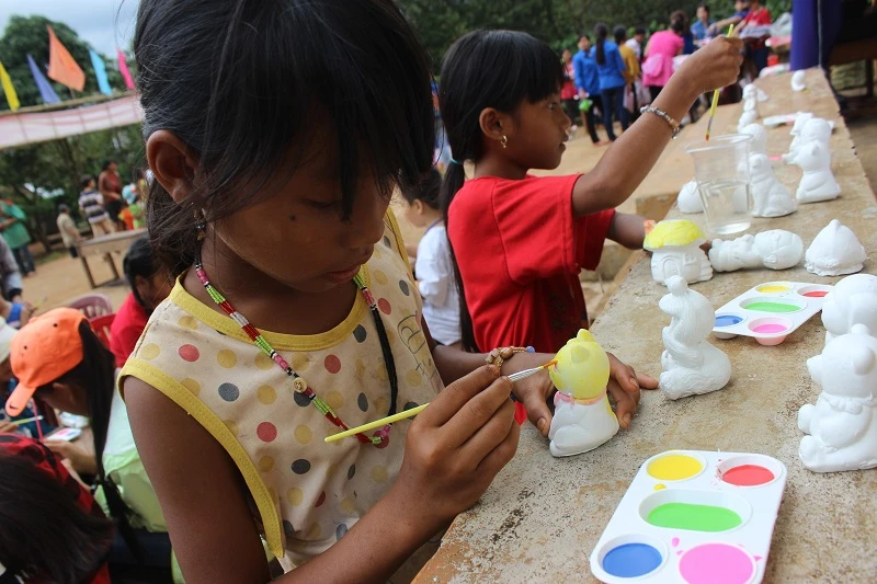 Người Sài Gòn mang Tết trung thu đến trẻ em vùng sâu