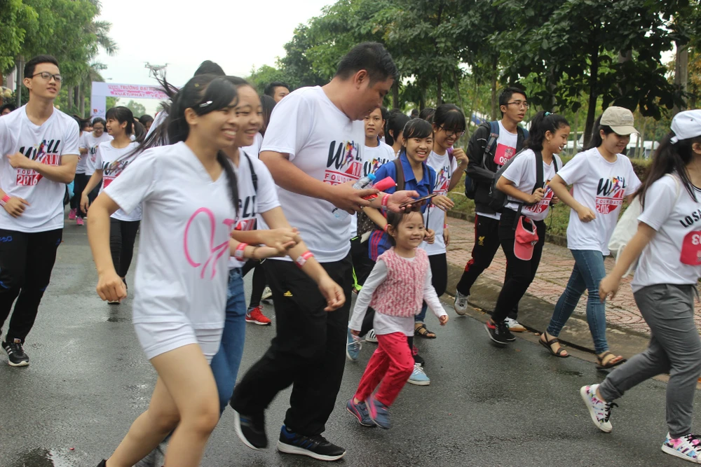 Hơn 3.000 người chạy tiếp sức cho sinh viên nghị lực ảnh 3