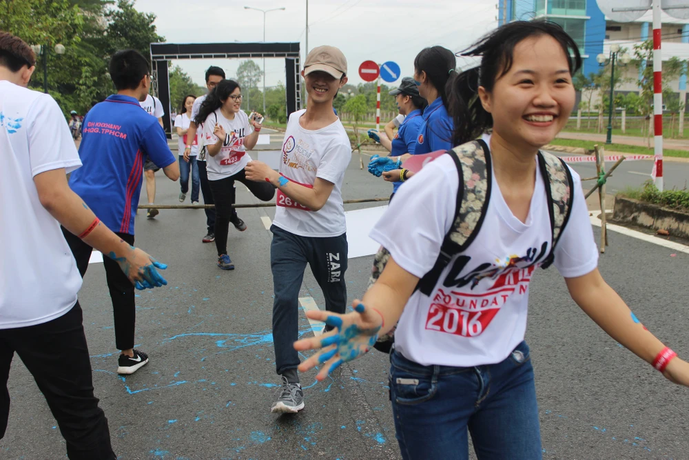 Hơn 3.000 người chạy tiếp sức cho sinh viên nghị lực ảnh 4