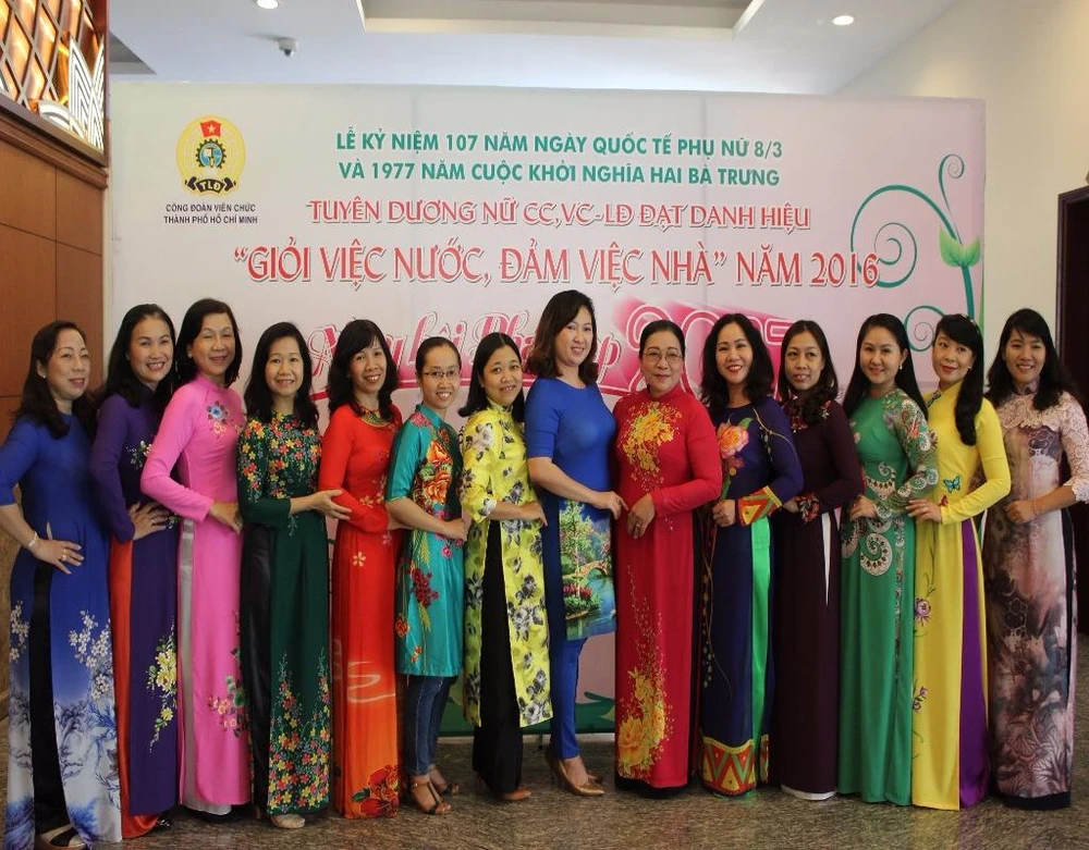 Tuyên dương 105 phụ nữ giỏi việc nước, đảm việc nhà ảnh 2 tuyên dương phụ nữ giỏi việc nước đảm việc nhà