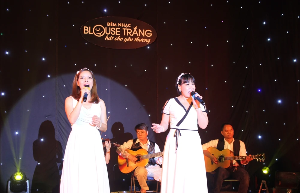 Bác sĩ hát tiếp sức đồng nghiệp 5 lần mắc ung thư