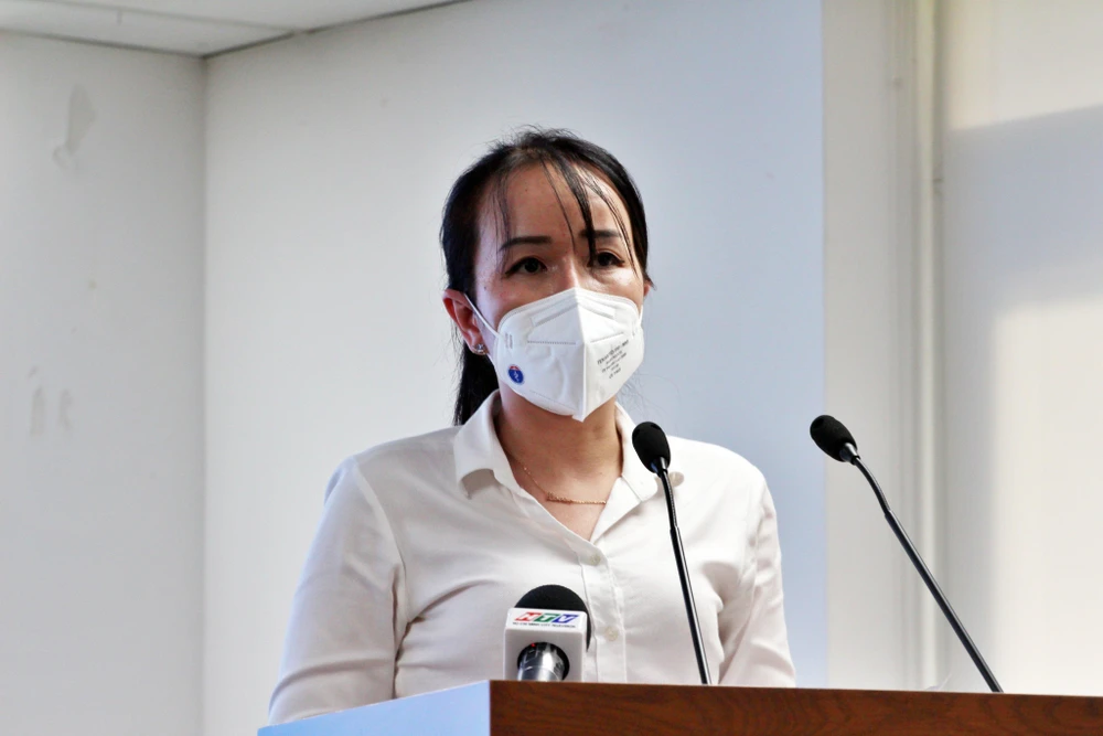 Bà Lê Thiện Huỳnh Như, Phó Chánh văn phòng Sở Y tế TP.HCM trả lời về giá khám dịch vụ hậu COVID-19. Ảnh: TN