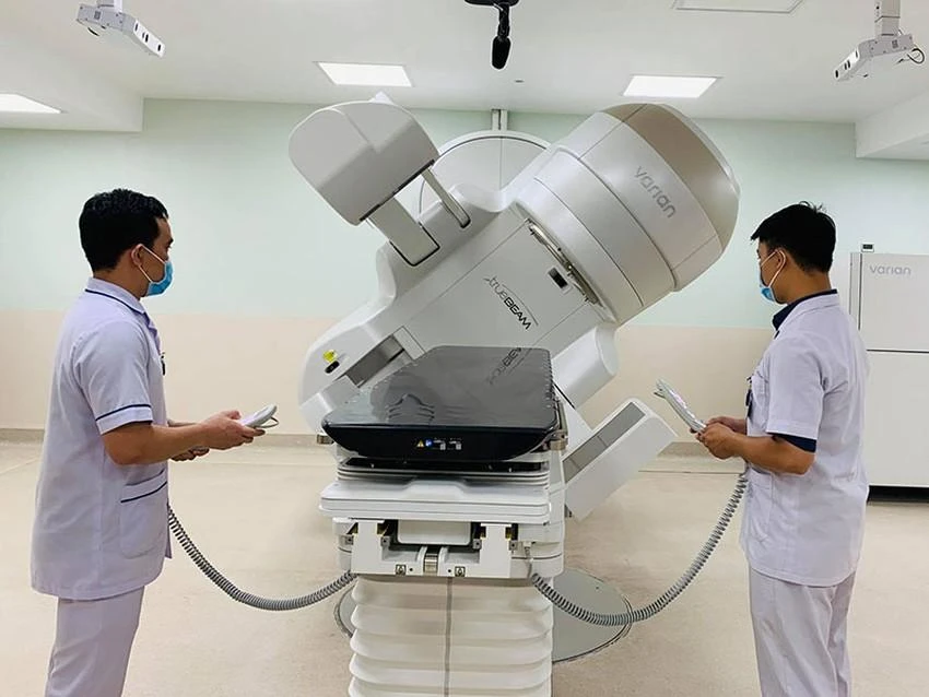 Máy xạ trị gia tốc thế hệ mới nhất tại cơ sở 2 BV Ung bướu TP.HCM. Ảnh: HL
