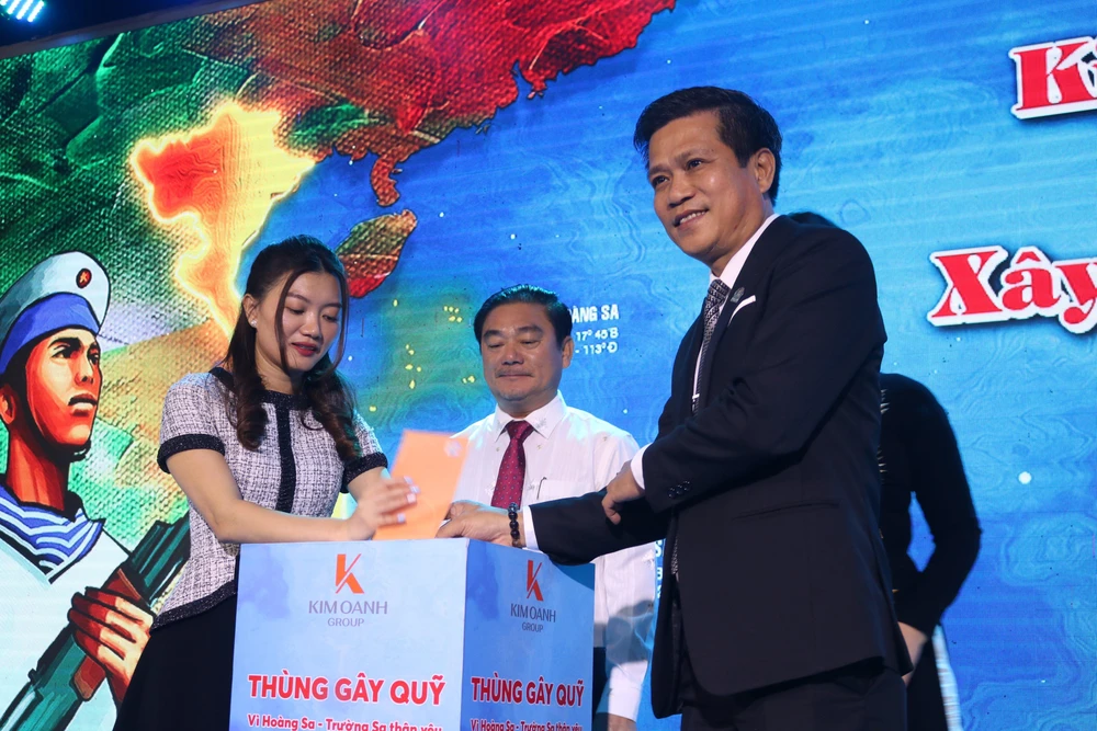 Hoạt động quyên góp gây quỹ tại sự kiện. Ảnh: HL