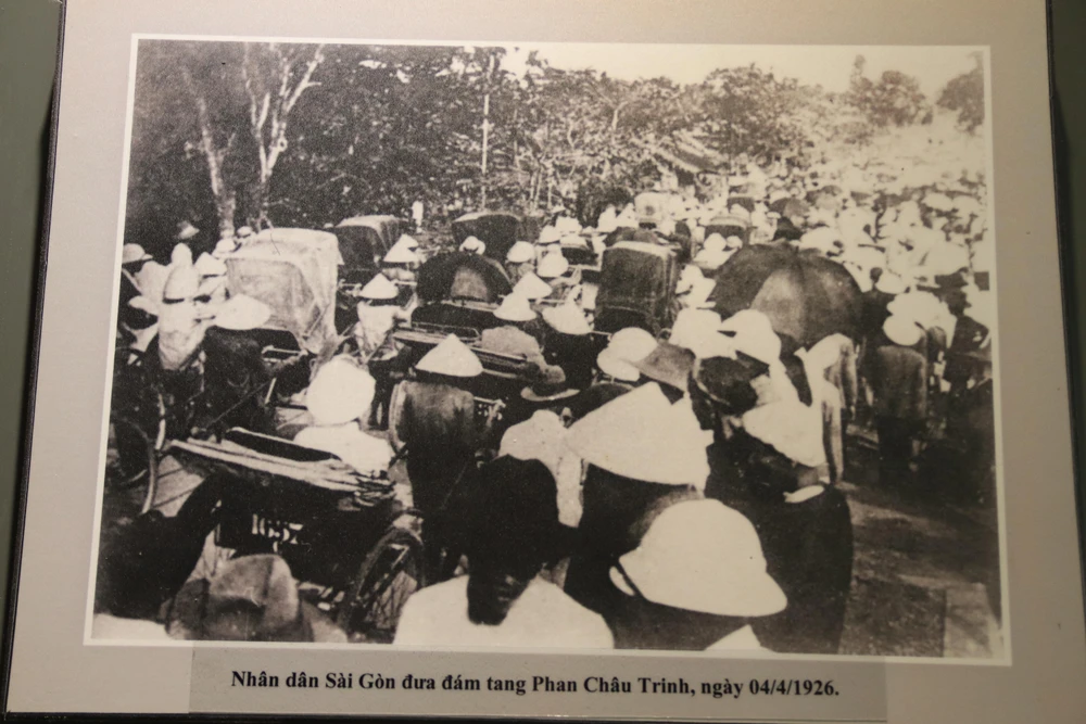 Ước tính có khoảng 30.000 người Việt Nam ở khắp xứ Nam Kỳ đã làm lễ an táng theo quốc lễ và cả nước đã tổ chức lễ truy điệu nhà chí sĩ. Ảnh: GIA NGHI