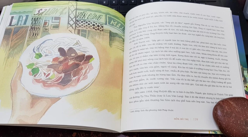 Trang viết về món gỏi khô bò của “ông già áo đen”. Ảnh: Đình Ba Trang viết về món gỏi khô bò của “ông già áo đen”. Ảnh: Đình Ba