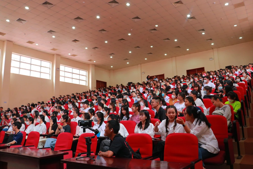 Sự kiện thu hút hơn 500 sinh viên trong và ngoài trường đến tham dự. Ảnh VÕ THƠ