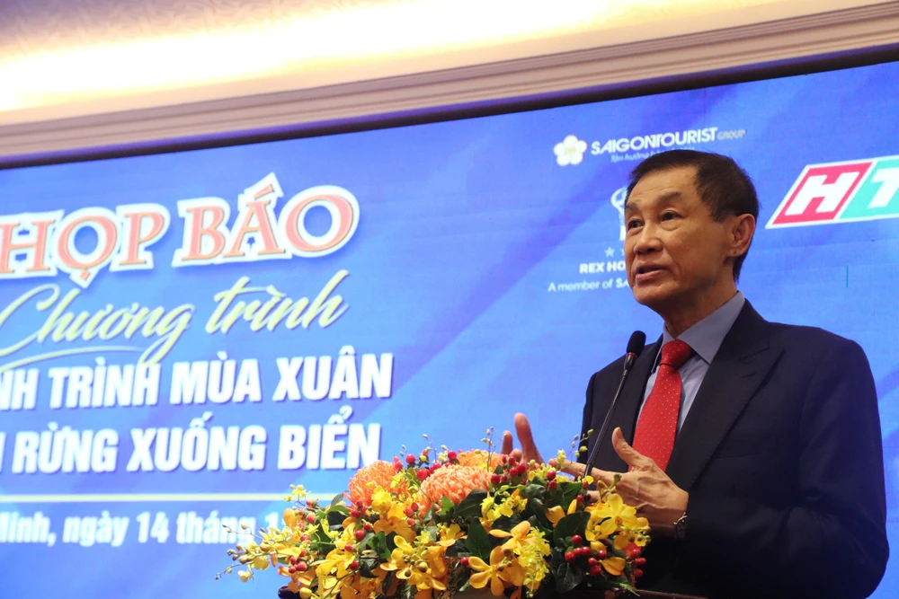 Ông Jonathan Hạnh Nguyễn chia sẻ cảm xúc về các hoạt động thiết thực của Quỹ học bổng Vừ A Dính và CLB Vì Hoàng Sa Trường Sa thân yêu. 