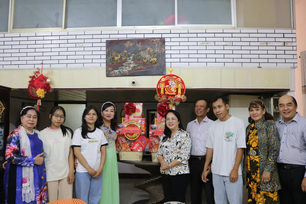 Sinh viên Lào, Campuchia