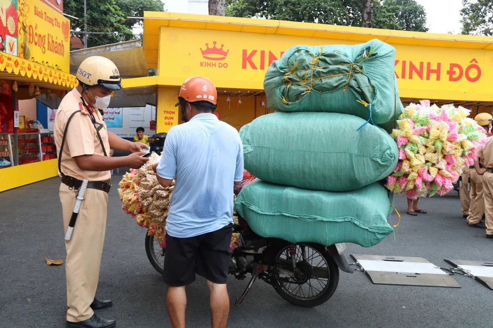 xe ô tô tải (11).jpg