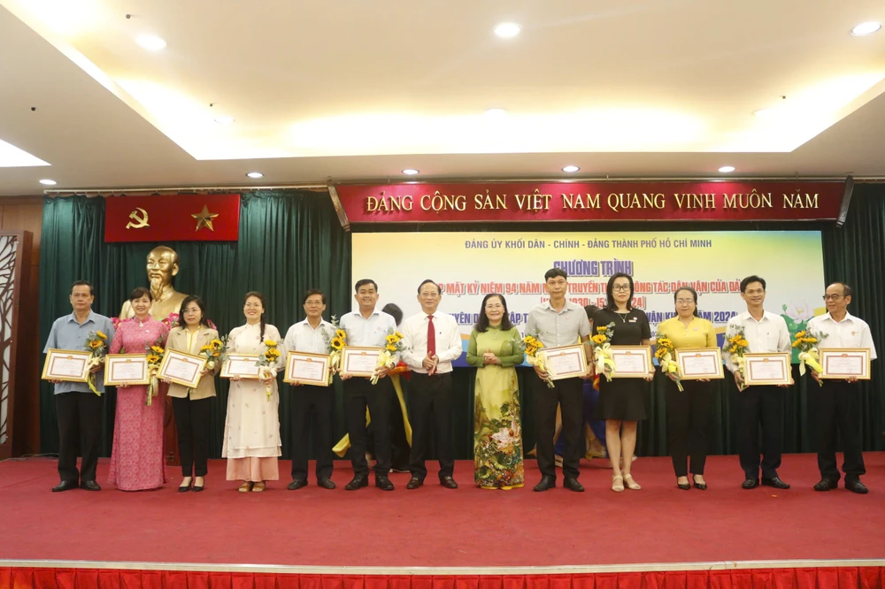 dân vận khéo (15).jpg