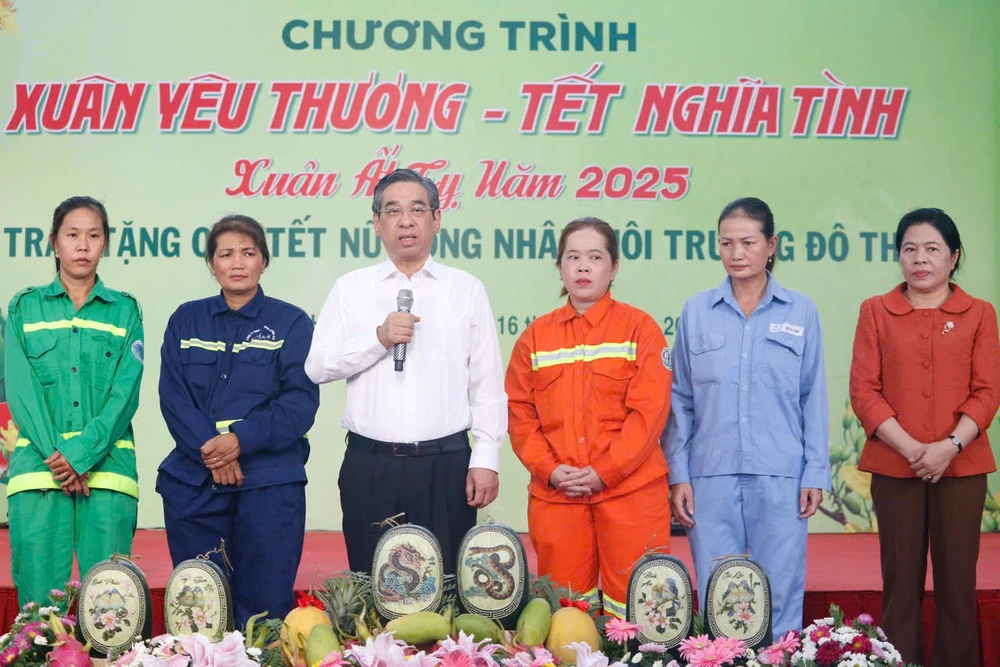 nữ công nhân (12).jpg