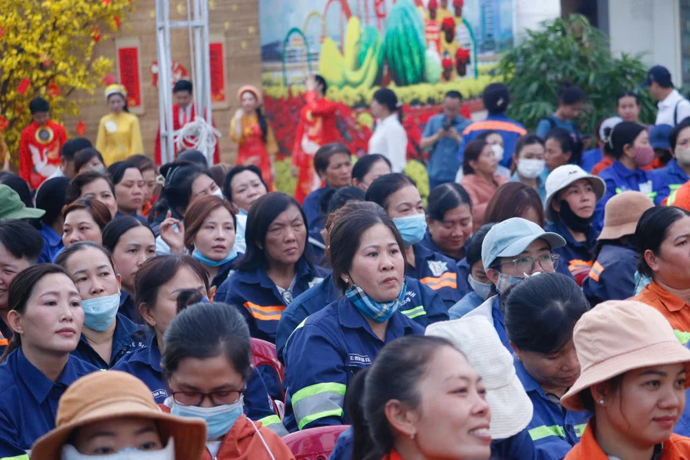 nữ công nhân (4).jpg