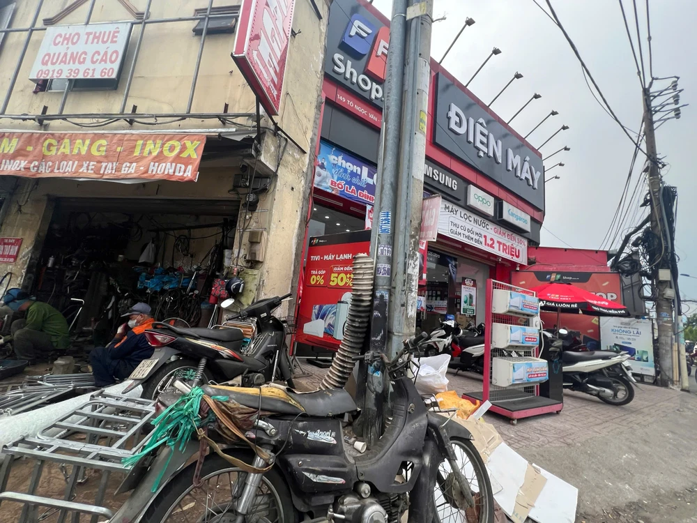 Nam thanh niên dùng dao uy hiếp, cướp hơn 100 triệu tại một cửa hàng ở TP Thủ Đức