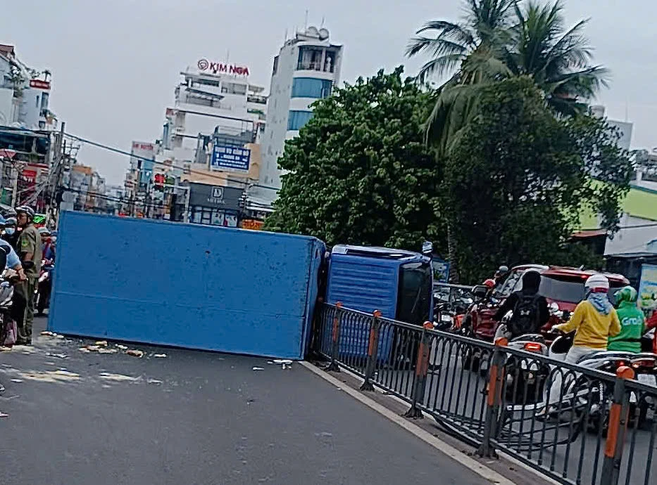 ô tô tải (2).jpg