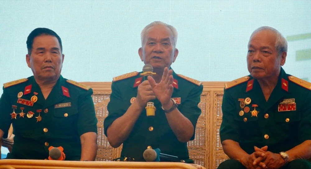 Anh hùng LLVT (2).jpg